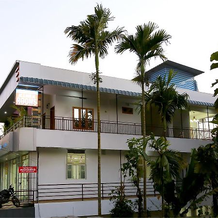 Holiday Villa Теккади Экстерьер фото
